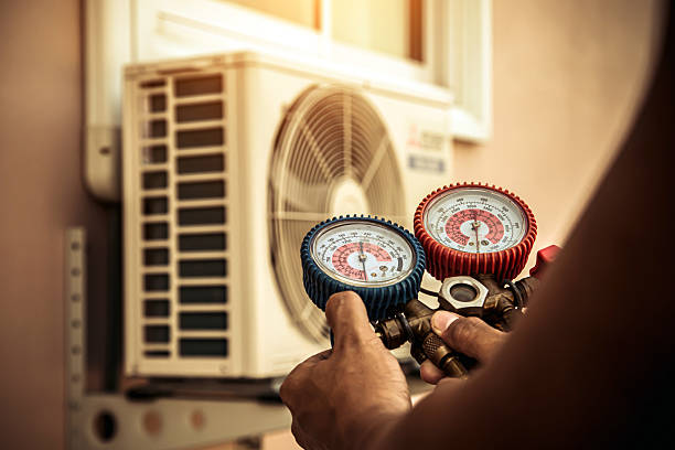 Professional Hvac technician working in Shipshewana, IN